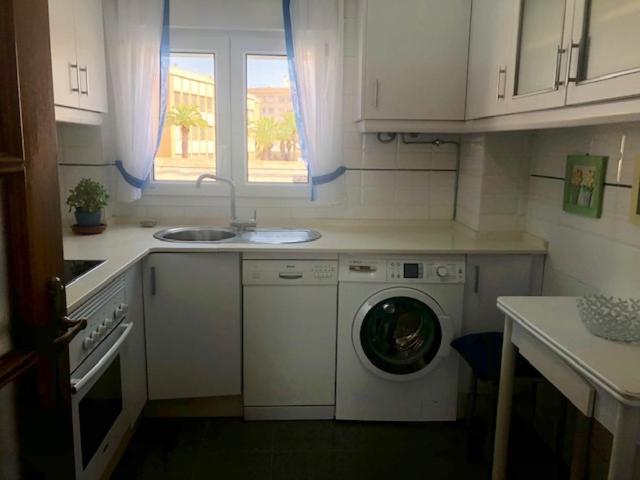 Gatu Premium Isabel Terraza,parking,1ºlinea Playa,wifi,vista Al Mar , Preferente Mayores De 25 Anos Y Familias Apartamento